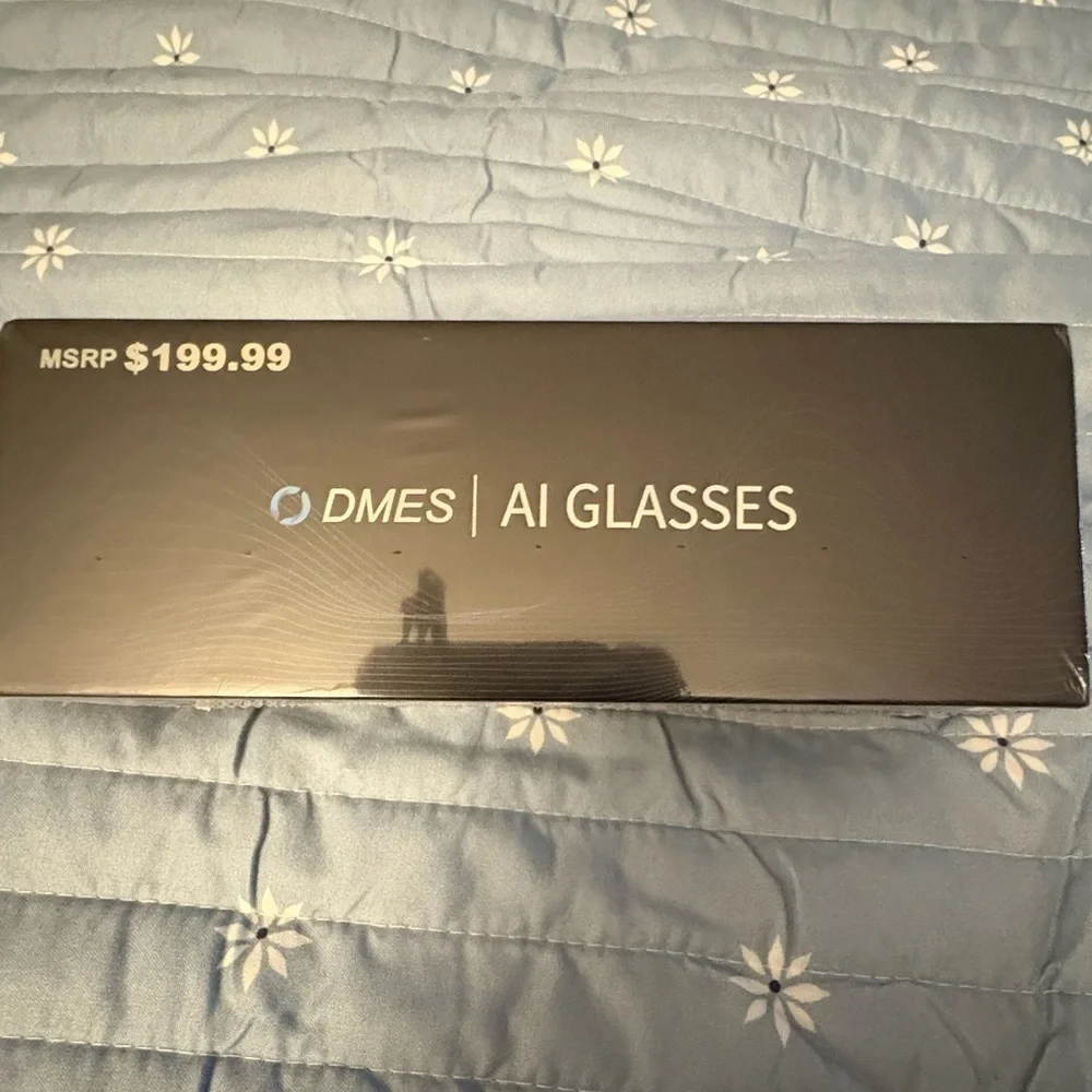 NIB- Handsfree Phone DMES AI SMART SUNGLASSES Black frames, UV lens